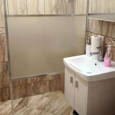 Апартамент Two-bedroom Lauta Park 6 *