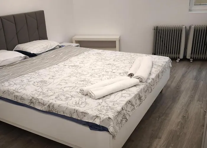 Two-bedroom Lauta Park 6 *