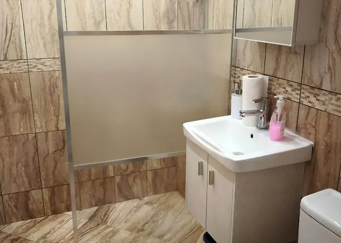 Apartment Two-bedroom Lauta Park 6 *